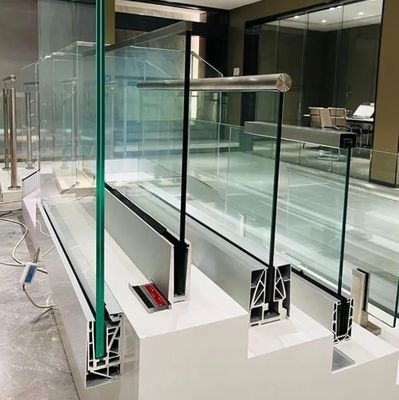 Posisi Dek Balustrade Genggam untuk Resort Apartemen Aluminium Kaca U Saluran Kaca Pagar Balustrade Posisi